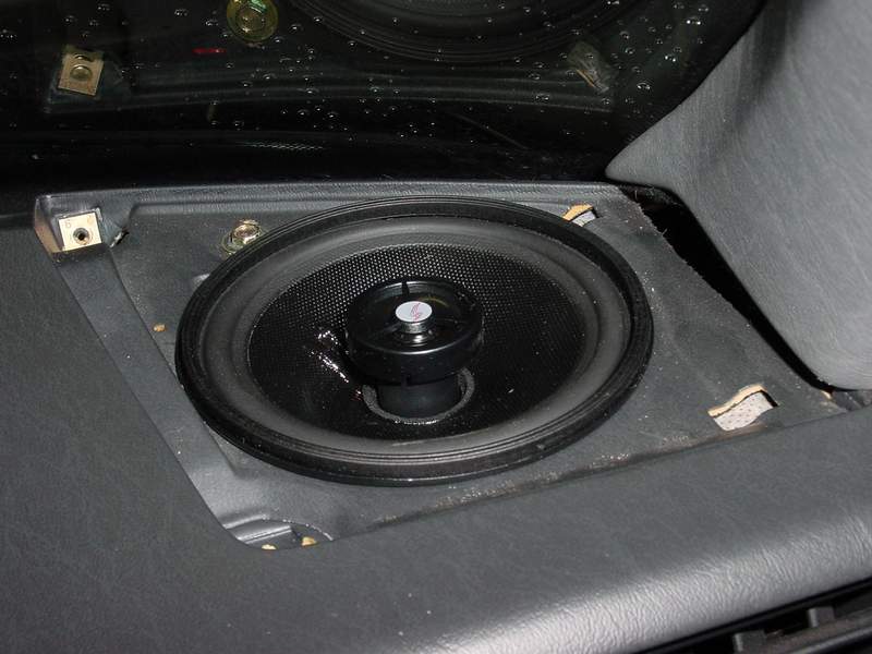 Mercedes w124 dashboard speakers #1