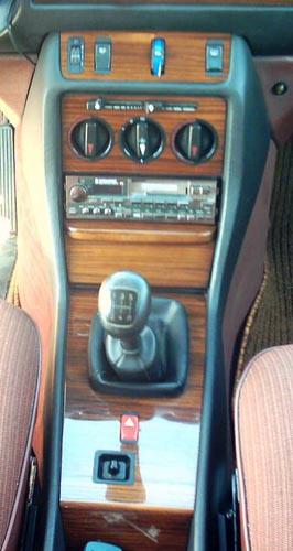 W123 wood trim around AC controls in a 240D - PeachParts Mercedes-Benz Forum