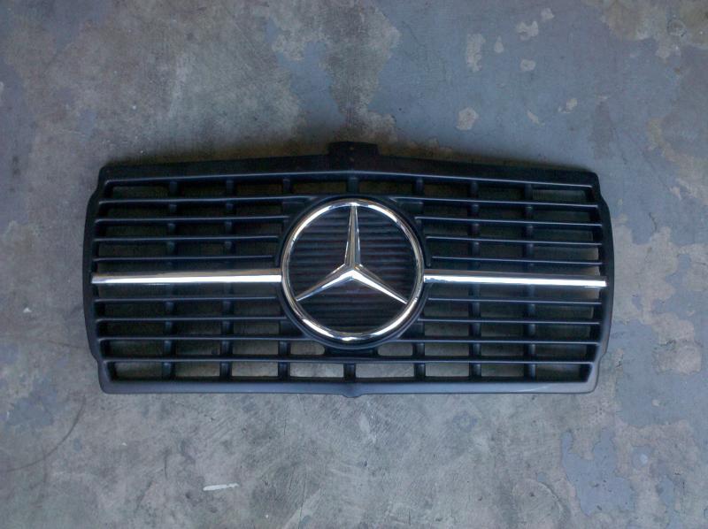 w123 front grille - PeachParts Mercedes-Benz Forum